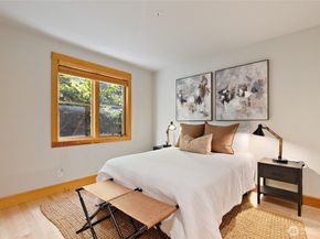 3824 Evanston Avenue N 6, Seattle WA 98103