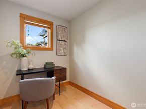 3824 Evanston Avenue N 6, Seattle WA 98103