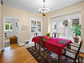 4616 Meridian Avenue N, Seattle WA 98103