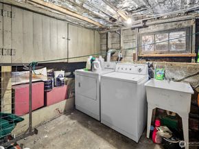 4616 Meridian Avenue N, Seattle WA 98103