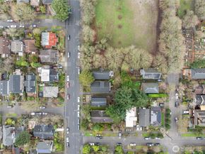 4616 Meridian Avenue N, Seattle WA 98103