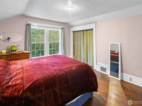 4616 Meridian Avenue N, Seattle WA 98103