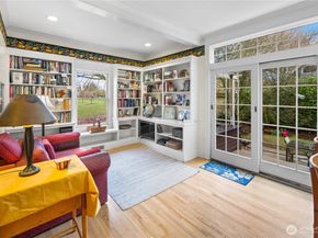 4616 Meridian Avenue N, Seattle WA 98103