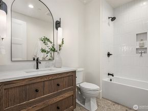 5117 107th Lane NE, Kirkland WA 98033