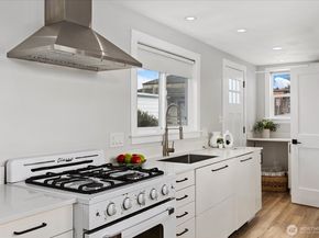 1080 W Ewing Street E5, Seattle WA 98119