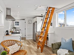 1080 W Ewing Street E5, Seattle WA 98119