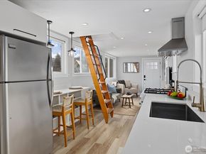 1080 W Ewing Street E5, Seattle WA 98119