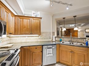 1525 NW 57th Street 610, Seattle WA 98107