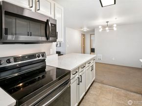 11915 Roseberg Avenue S 309, Seattle WA 98168