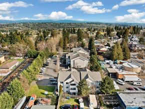 11915 Roseberg Avenue S 309, Seattle WA 98168