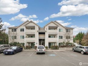 11915 Roseberg Avenue S 309, Seattle WA 98168