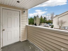 11915 Roseberg Avenue S 309, Seattle WA 98168