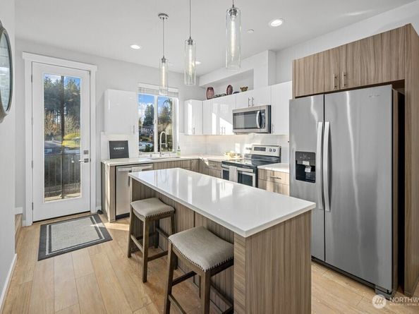 7628 222nd Street SW A4, Edmonds WA 98026