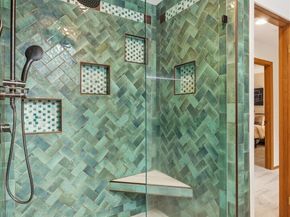 18400 228th Avenue NE, Woodinville WA 98077