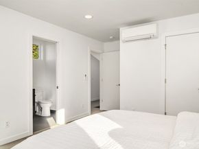 2455 Wickstrom Place SW, Seattle WA 98116