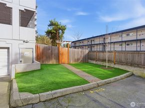 15020 Bothell Way NE 406, Lake Forest Park WA 98155