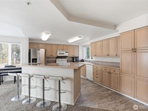 15020 Bothell Way NE 406, Lake Forest Park WA 98155