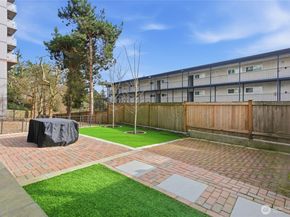 15020 Bothell Way NE 406, Lake Forest Park WA 98155