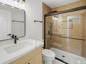 3233 NE 12th Street 201, Renton WA 98056