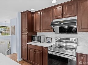 10317 NE 123rd Place, Kirkland WA 98034