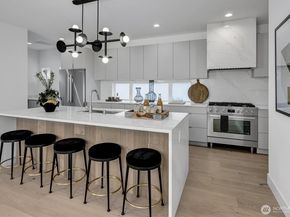 417 102nd Avenue SE, Bellevue WA 98004