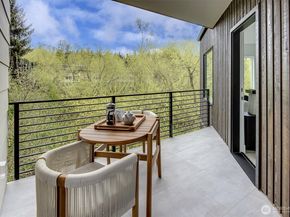 417 102nd Avenue SE, Bellevue WA 98004