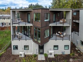 417 102nd Avenue SE, Bellevue WA 98004
