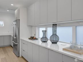 417 102nd Avenue SE, Bellevue WA 98004