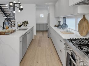 417 102nd Avenue SE, Bellevue WA 98004