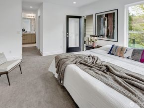 417 102nd Avenue SE, Bellevue WA 98004