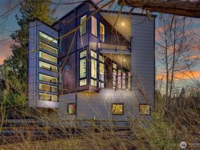 417 102nd Avenue SE, Bellevue WA 98004