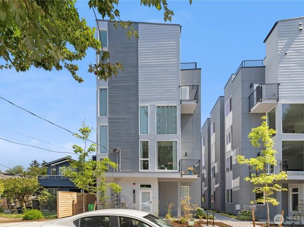 9518 Interlake Avenue N, Seattle WA 98103