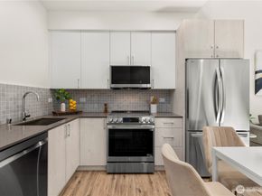 9518 Interlake Avenue N, Seattle WA 98103