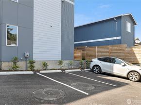 9518 Interlake Avenue N, Seattle WA 98103