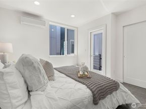 9518 Interlake Avenue N, Seattle WA 98103