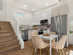 9518 Interlake Avenue N, Seattle WA 98103