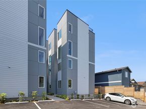 9518 Interlake Avenue N, Seattle WA 98103