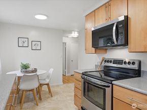 1312 N 171st Street, Shoreline WA 98133