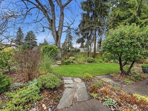 1312 N 171st Street, Shoreline WA 98133