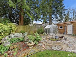 1312 N 171st Street, Shoreline WA 98133