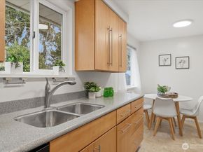 1312 N 171st Street, Shoreline WA 98133