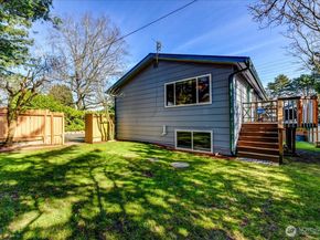 11242 A Fremont Avenue N, Seattle WA 98133