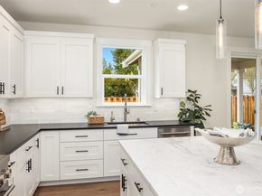 9207 NE 175th Street A, Bothell WA 98011