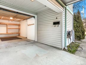 407 N 49th Street A, Seattle WA 98103