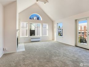 407 N 49th Street A, Seattle WA 98103