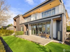 6504 103rd Avenue NE, Kirkland WA 98033