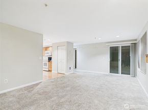 26335 116th Avenue SE H 205, Kent WA 98030