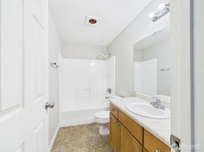 26335 116th Avenue SE H 205, Kent WA 98030