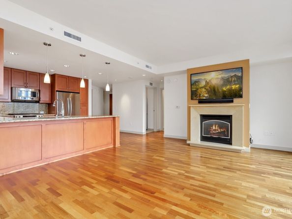 10650 NE 9th Place 1520, Bellevue WA 98004