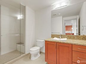 10650 NE 9th Place 1520, Bellevue WA 98004